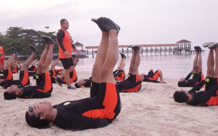 50 Personel Digembleng SAR Semarang di Pantai Bandengan, Lihat - JPNN.com Jateng