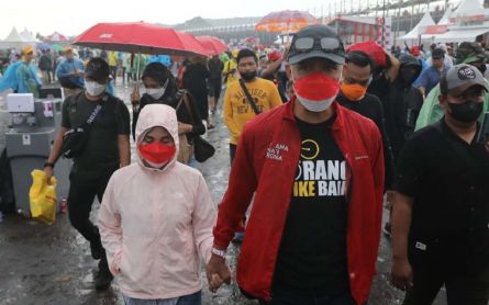 Ganjar Dibuat Heran, Setelah Pawang Hujan Berjoget, Cuaca Seketika Berubah - JPNN.com Jateng