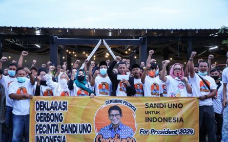 Menparekraf Sandiaga Uno Dapat Dukungan Mak-mak Sukabumi Maju Capres 2024 - JPNN.com Jabar