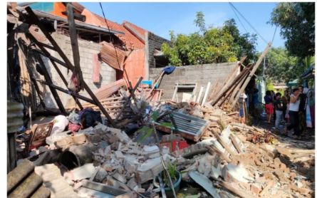 Rumah Munadi Rata dengan Tanah, Warga Kaget, Ada Suara Ledakan Besar - JPNN.com Jogja