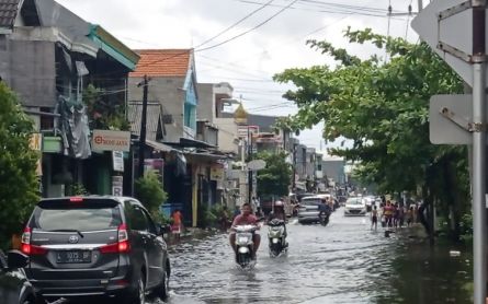 Banjir Masih Menghantui Beberapa Kawasan di Surabaya, DPRD Janjikan Ini - JPNN.com Jatim