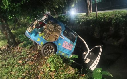 Suzuki Ertiga Terperosok ke Sungai Kawasan Jemursari, Begini Kronologinya - JPNN.com Jatim