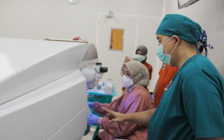 Lasik Jadi Tren, NEC Surabaya Buka Kursus Untuk Dokter Spesialis Mata - JPNN.com Jatim