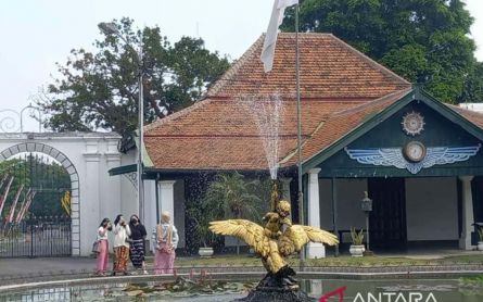 Naskah Kuno Pura Mangkunegaran Bakal Diterjemahkan ke Berbagai Bahasa Asing - JPNN.com Jateng