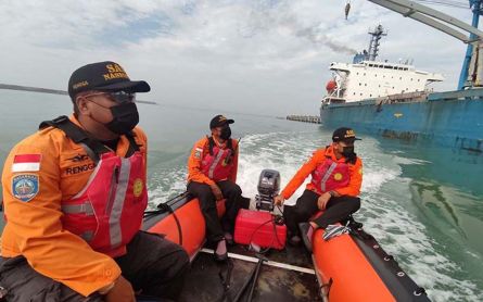 KM Tauladan Terbalik di Perairan Kebumen, 6 ABK Tenggelam, Begini Nasib Mereka - JPNN.com Jateng