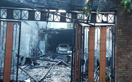 Gegara Korsleting Mesin Cuci, Rumah dan Mobil di Beji Depok Hangus Terbakar - JPNN.com Jabar