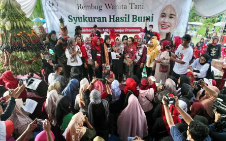 Kedatangan Atikoh Ganjar Pranowo, KWT Pringsewu Siap Dukung Gofud di Pilpres 2024 - JPNN.com Lampung