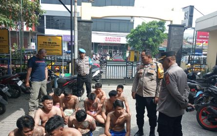 Polisi Amankan Gerombolan 'Sampah Masyarakat' Palak Pedagang di Pasar Cikutra - JPNN.com Jabar