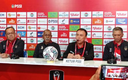 Tinjau Pelaksanaan Piala Presiden di Samarinda, Iwan Bule Ungkap Info Penting - JPNN.com Kaltim