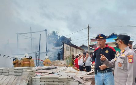 Si Jago Merah Mengamuk di Bontang Utara, 6 Rumah Warga Terbakar - JPNN.com Kaltim