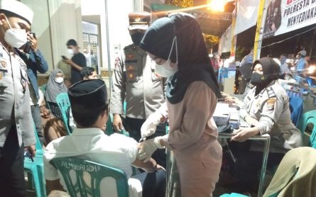 Polresta Bandar Lampung Buka Gerai Vaksinasi Covid-19 di Masjid - JPNN.com Lampung