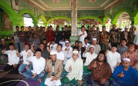 Jaringan Santri Sumatera Gelar Deklarasi Dukung Ganjar Pranowo Presiden 2024 - JPNN.com Lampung