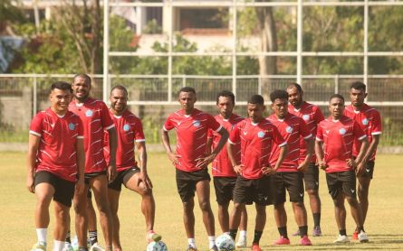 Bersiap Hadapi Liga 2, PSBS Biak Jalani Latihan Perdana di Bali - JPNN.com Papua