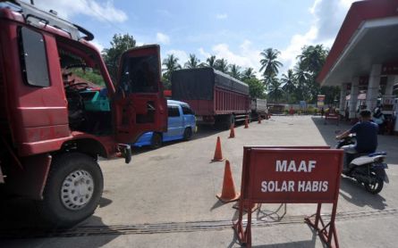 Di Kota Padang Solar Dijual pada Malam Hari - JPNN.com Sumbar