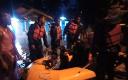Ratusan Rumah Warga di Kota Solok Terendam Banjir, Tetap Berhati-hati pada Pukul 22.00 WIB - JPNN.com Sumbar