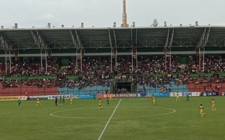 Gol Tunggal Ahmad Bustomi Patahkan Rekor Semen Padang, PSMS Medan Kokoh di Puncak Klasemen - JPNN.com Sumut