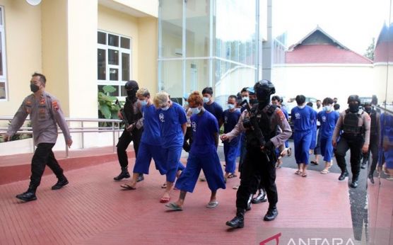 14 Anggota Perguruan Silat Ini Dijemput Polisi, Langsung Disuruh Ganti Baju, Lihat - JPNN.com