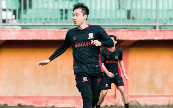 Lee Yoo-joon Genjot Latihan Fisik, Bagikan Tips Cetak Gol Melalui Tendangan - JPNN.com Bali