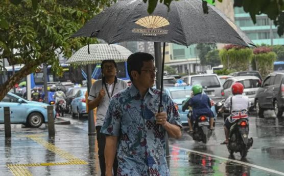 Cuaca Jawa Tengah, Potensi Hujan Lebat Tersebar di Wilayah Pegunungan - JPNN.com Jateng