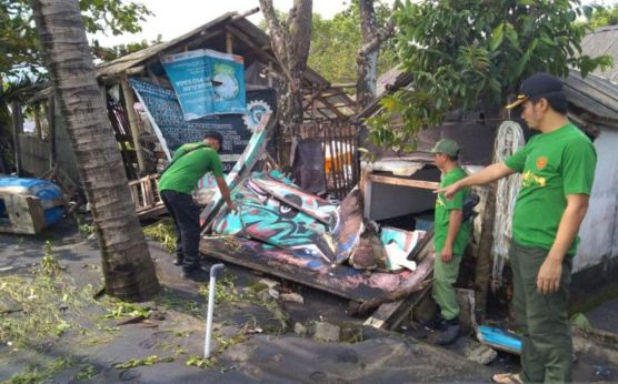 38 Rumah di Pesisir Palabuhanratu Rusak Berat Gegara Dihantam Gelombang Tinggi - JPNN.com Jabar