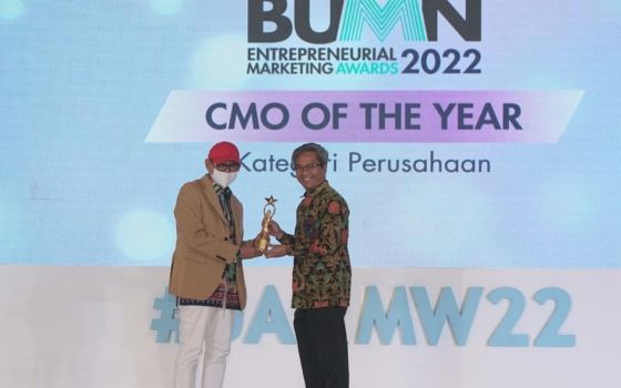 TOP, PLN Raih 4 Penghargaan di Ajang BUMN Entrepreneurial Marketing Award 2022 - JPNN.com Jatim