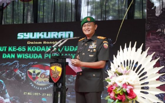 Mayjen TNI Sonny Ingatkan Kemasyhuran Raja Udayana di Pura Mangening, Sakral - JPNN.com Jatim