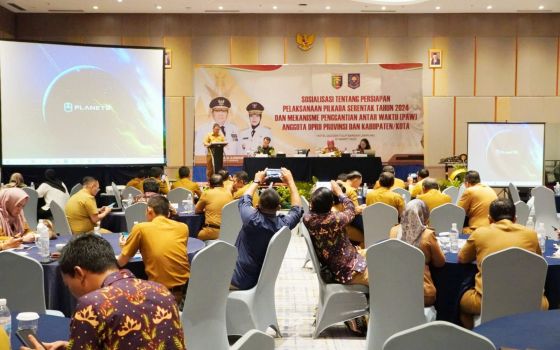 Gubernur Lampung Arinal Djunaidi meminta aparatur sipil negara (ASN) di daerah ini menjaga netralitas menjelang pelaksanaan Pemilu 2024. - JPNN.com Lampung