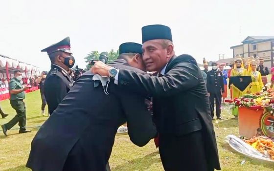 Kala Edy Rahmayadi Beri Kejutan saat Bobby Nasution Ulang Tahun, Lihat Pelukannya Hangat Banget - JPNN.com Jatim