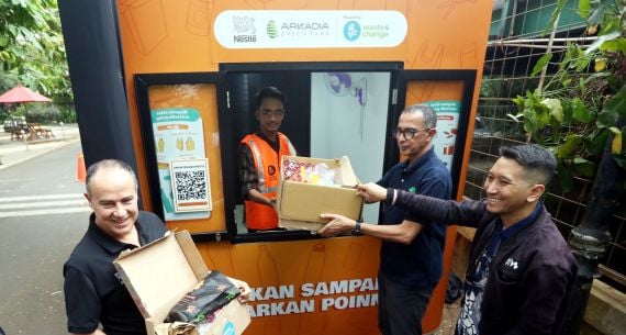 Peluncuran Pengelolaan Sampah Anorganik Rumah Tangga Waste Dropbox - JPNN.com