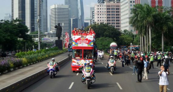 Dari Kemenpora Menuju Istana, Anak SD Hingga Karyawan Antusias Sambut Pahlawan Olahraga Indonesia - JPNN.com