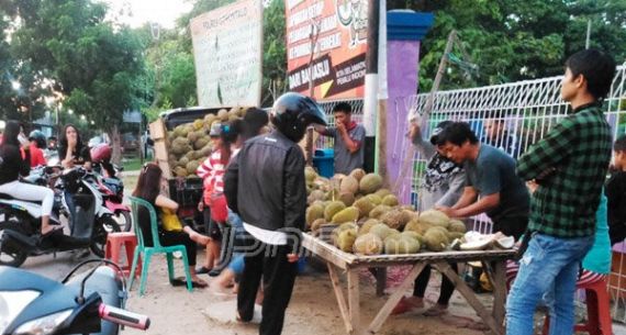 Musim Durian Tiba, Penikmat Mulai Bergerilya. Yuk Berburu - JPNN.com