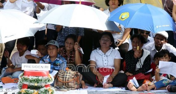 Rayakan Natal di Depan Istana, Jemaat HKBP Filadelfia-Bekasi Minta Bantuan Jokowi - JPNN.com