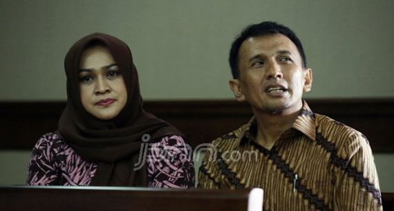 Gatot dan Evi Kembali Bersama-sama Jalani Sidang Tipikor - JPNN.com