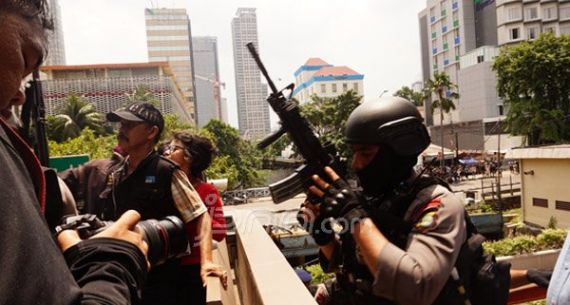 Sejumlah Gedung di Sekitar Starbucks dan Jakarta Theater Disisir - JPNN.com