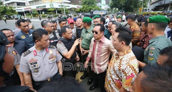 Pasca Ledakan, Kepala BIN Sutiyoso Tampak di TKP - JPNN.com