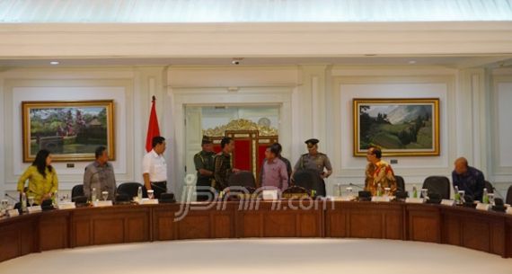 Presiden Jokowi Gelar Ratas Bahas Pencegahan Terorisme - JPNN.com