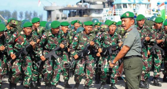 350 Prajurit TNI AD Yonif 144 Jaya Yudha Diberangkatkan ke Perbatasan - JPNN.com