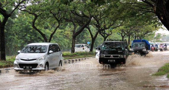 Diguyur Hujan, Jalan-jalan di Batam Terendam - JPNN.com