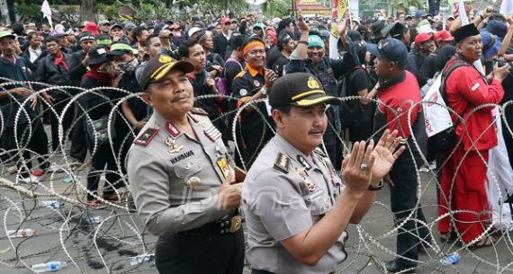 Wakapolda Metro Jaya Tinjau Aksi Demo Honorer K2 di Depan Istana Negara - JPNN.com