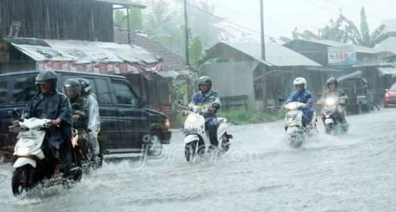 Belum Teratasi, Jalan-jalan di Tasikmalaya Terendam Banjir Lagi - JPNN.com