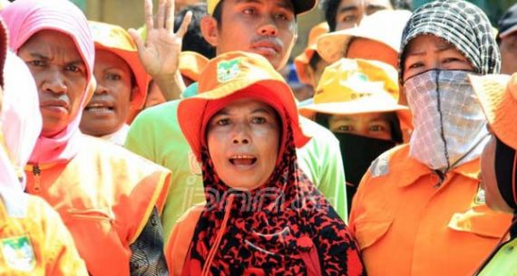Aksi Demo Petugas DKP kota Batam Berlangsung Ricuh - JPNN.com