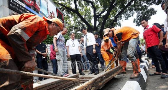 Selidiki Kasus Sampah Kabel, Dirkrimsus Polda Metro Jaya Turun Langsung - JPNN.com