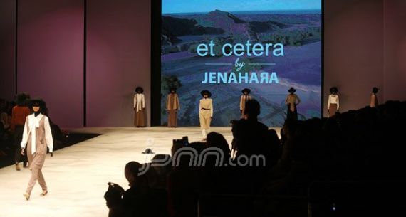 Indonesia Fashion Week 2016: Busana Hijab Karya Jenahara - JPNN.com