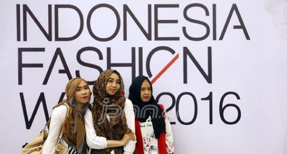 Indonesia Fashion Week 2016 Dibanjiri Ratusan Pengunjung - JPNN.com