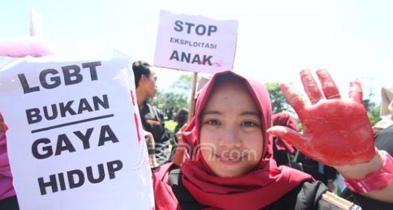 Demam LGBT Mendapat Aksi Penolakan di Kota Malang - JPNN.com