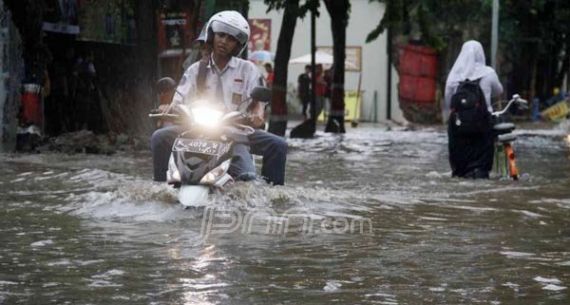 Diguyur Hujan Lebat, Sejumlah Titik di Kudus Terendam Banjir - JPNN.com