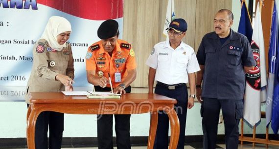 Mensos, Basarnas, BMKG dan PMI Tandatangani MoU Pelatihan Bencana - JPNN.com