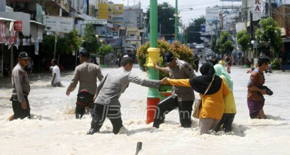 Bencana Banjir Melanda kota Pangkalpinang - JPNN.com