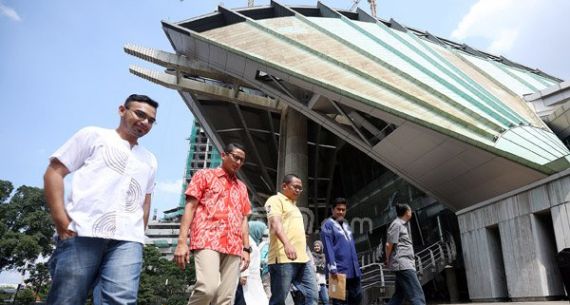 Bakal calon gubernur DKI Jakarta Sandiaga Uno Kunjungi Masjid Amir Hamzah TIM - JPNN.com