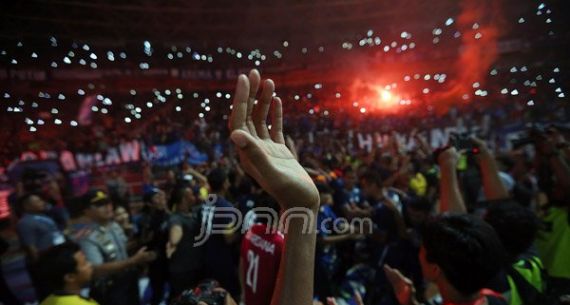 Suporter Arema Cronus - JPNN.com